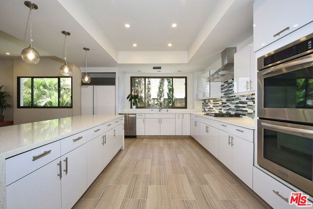 2408 VENUS Drive, Los Angeles, CA 90046