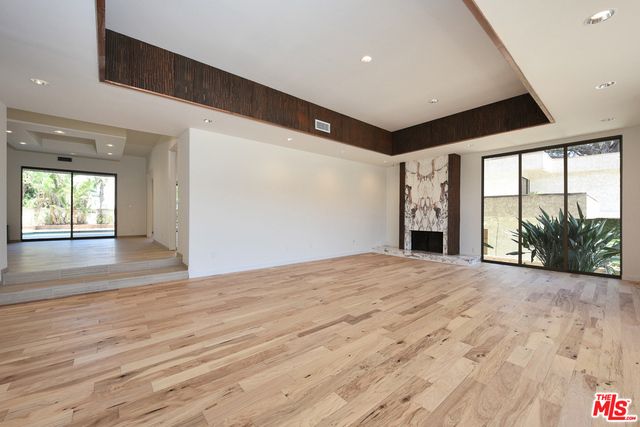 2408 VENUS Drive, Los Angeles, CA 90046