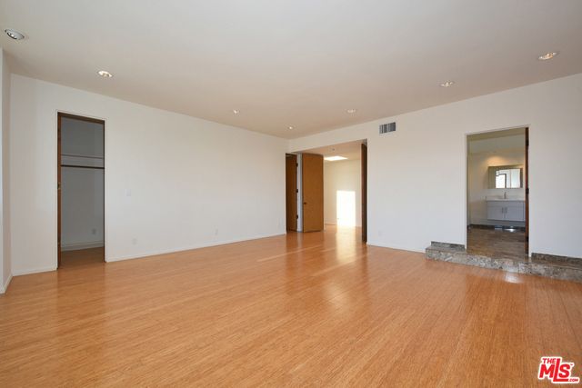 2408 VENUS Drive, Los Angeles, CA 90046