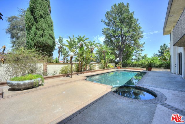 2408 VENUS Drive, Los Angeles, CA 90046