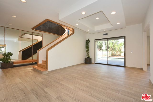 2408 VENUS Drive, Los Angeles, CA 90046
