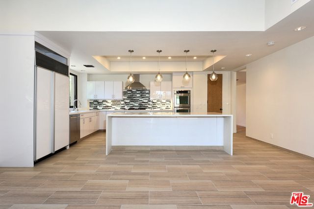 2408 VENUS Drive, Los Angeles, CA 90046