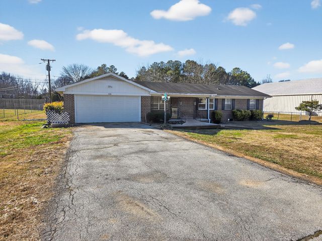 1888 Thrasher Pike, Hixson, TN 37343
