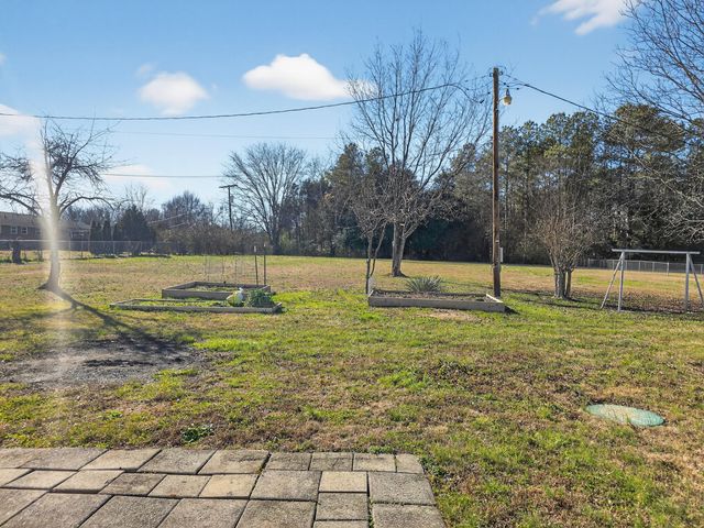 1888 Thrasher Pike, Hixson, TN 37343