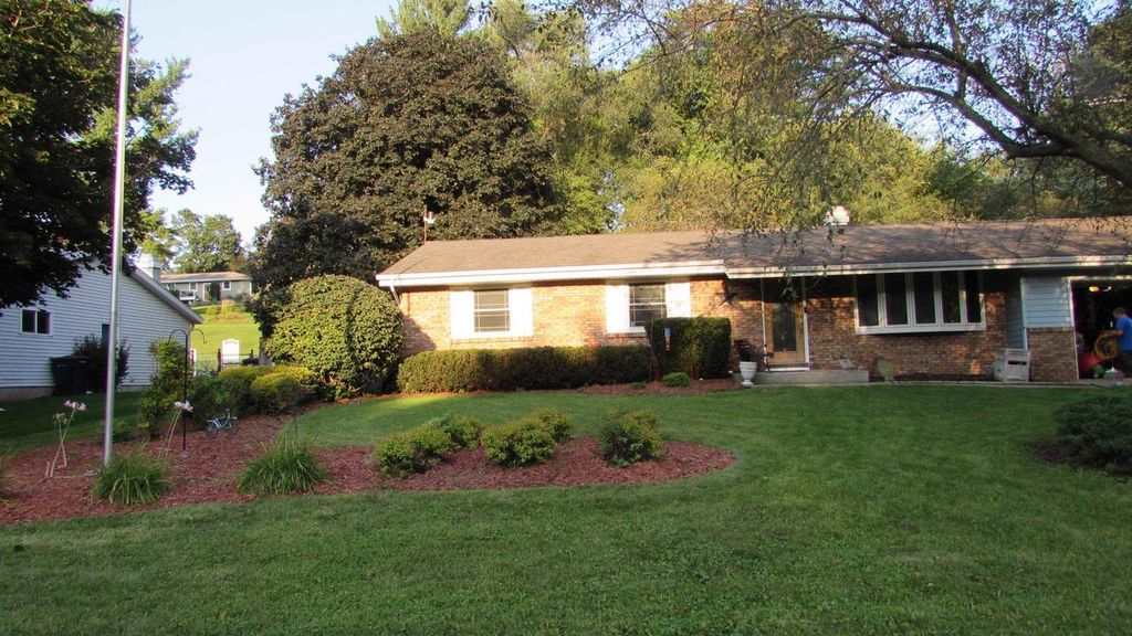 522 Sussex Drive, Janesville, WI 53546