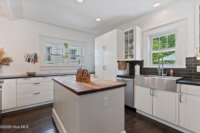 2306 Chestnut Street, Wilmington, NC 28405