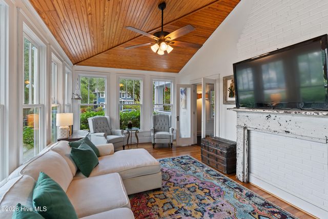 2306 Chestnut Street, Wilmington, NC 28405