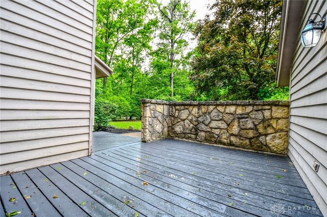 222 Walnut Grove Drive, Centerville, OH 45458