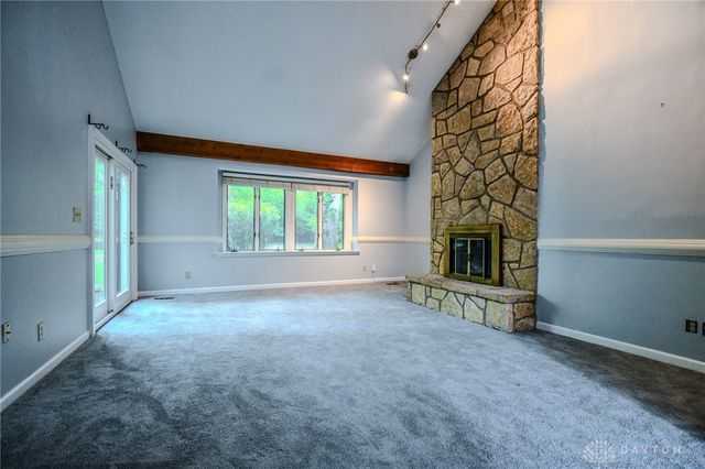 222 Walnut Grove Drive, Centerville, OH 45458