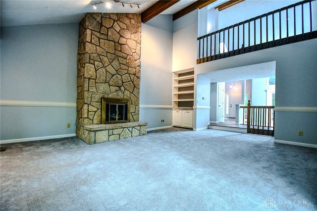 222 Walnut Grove Drive, Centerville, OH 45458
