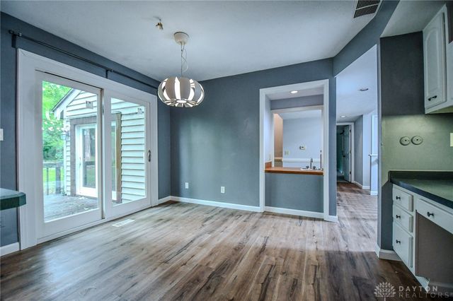 222 Walnut Grove Drive, Centerville, OH 45458