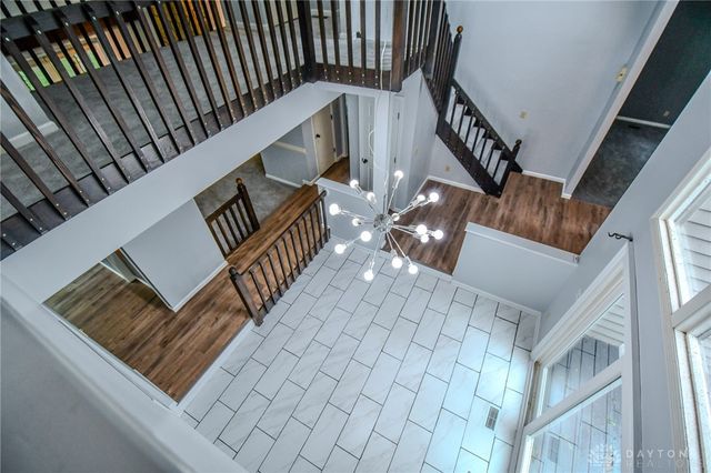 222 Walnut Grove Drive, Centerville, OH 45458