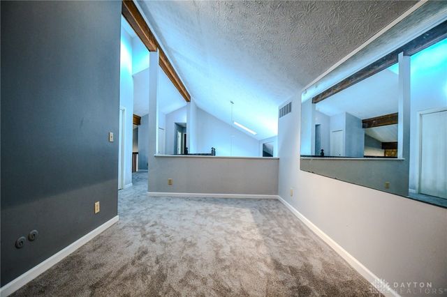 222 Walnut Grove Drive, Centerville, OH 45458