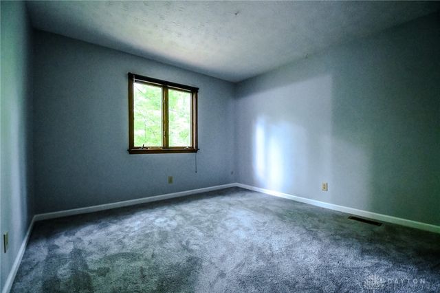 222 Walnut Grove Drive, Centerville, OH 45458