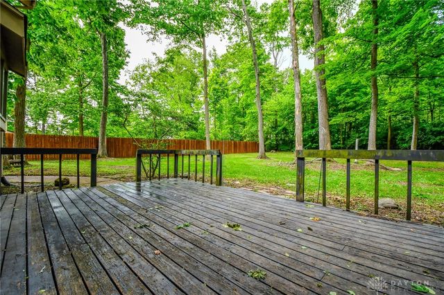 222 Walnut Grove Drive, Centerville, OH 45458
