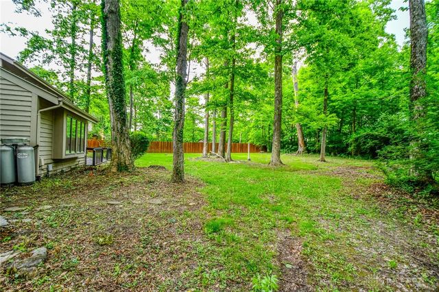 222 Walnut Grove Drive, Centerville, OH 45458