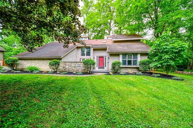 222 Walnut Grove Drive, Centerville, OH 45458