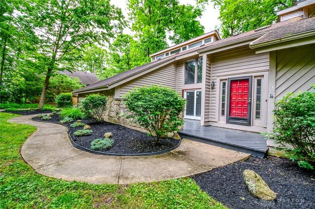 222 Walnut Grove Drive, Centerville, OH 45458