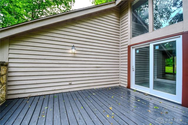 222 Walnut Grove Drive, Centerville, OH 45458