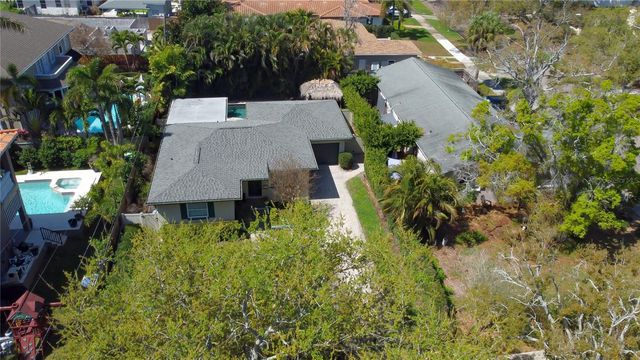 218 APPIAN WAY NE, St Petersburg, FL 33704