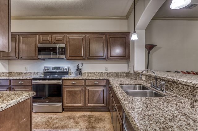 508 Deacon Drive W, College Station, TX 77845