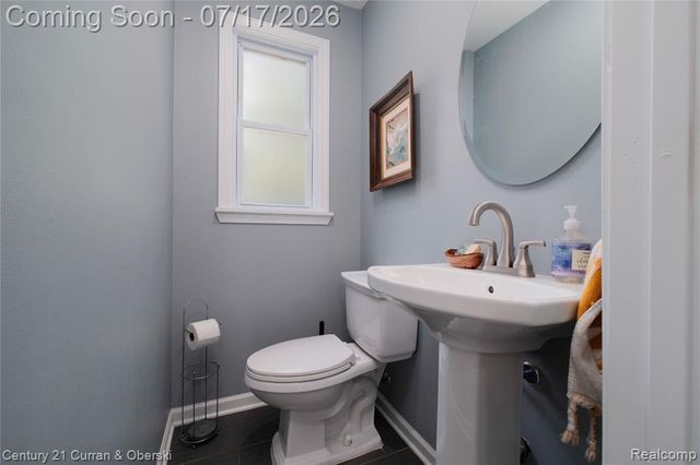 18455 Santa Rosa Drive, Detroit, MI 48221