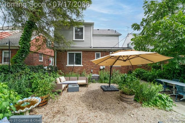 18455 Santa Rosa Drive, Detroit, MI 48221