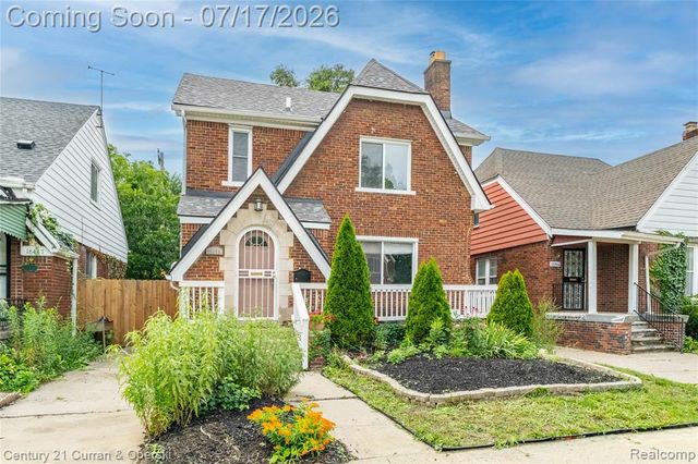 18455 Santa Rosa Drive, Detroit, MI 48221