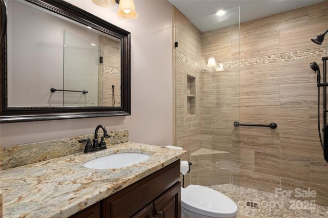 54 Lake Pointe Circle, Hendersonville, NC 28792