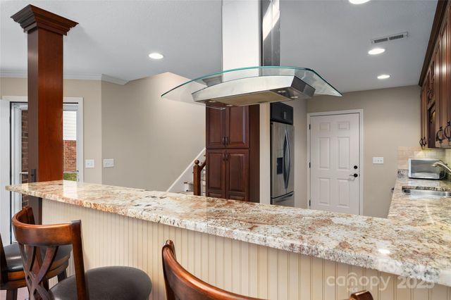 54 Lake Pointe Circle, Hendersonville, NC 28792