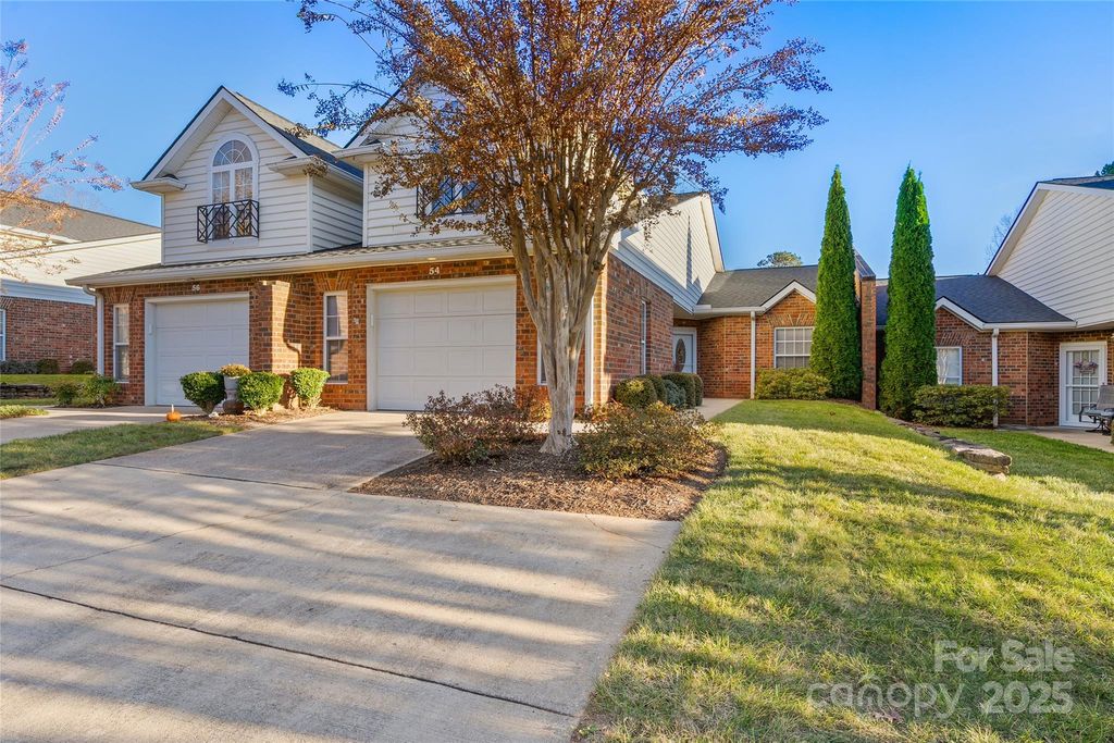 54 Lake Pointe Circle, Hendersonville, NC 28792