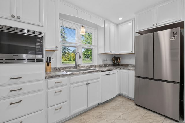 2553 Bristol Terrace, St. Joseph, MI 49085