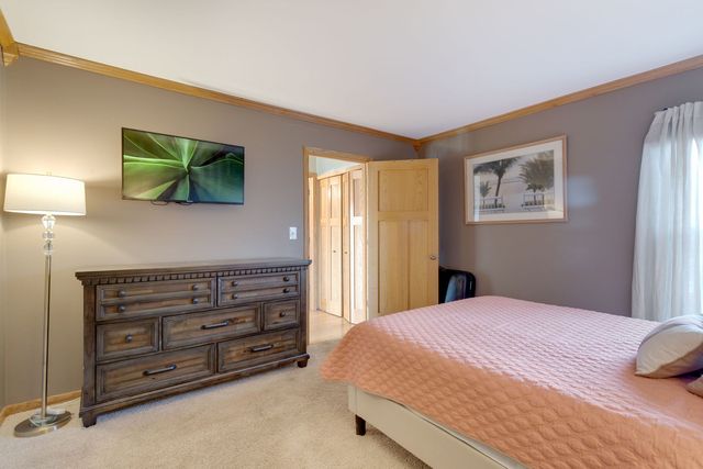 5509 E Lake Drive C, Lisle, IL 60532