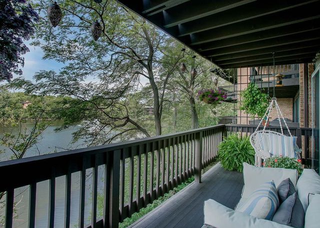 5509 E Lake Drive C, Lisle, IL 60532