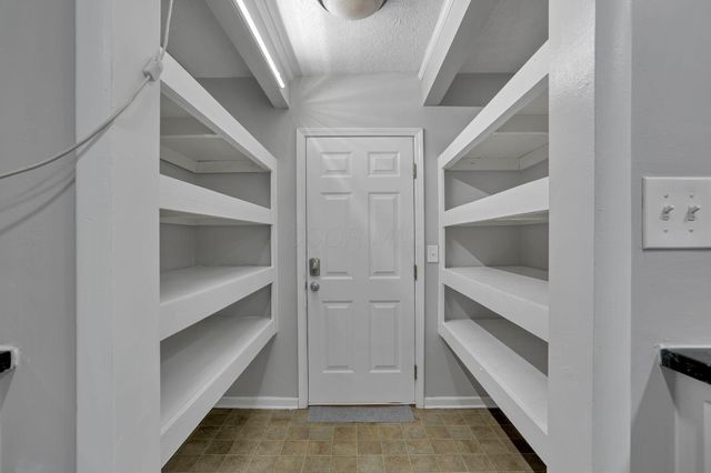 1637 Park Row Drive, Columbus, OH 43235