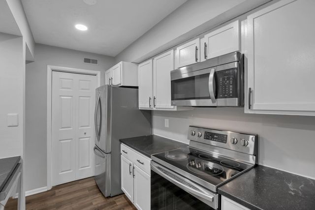 1637 Park Row Drive, Columbus, OH 43235