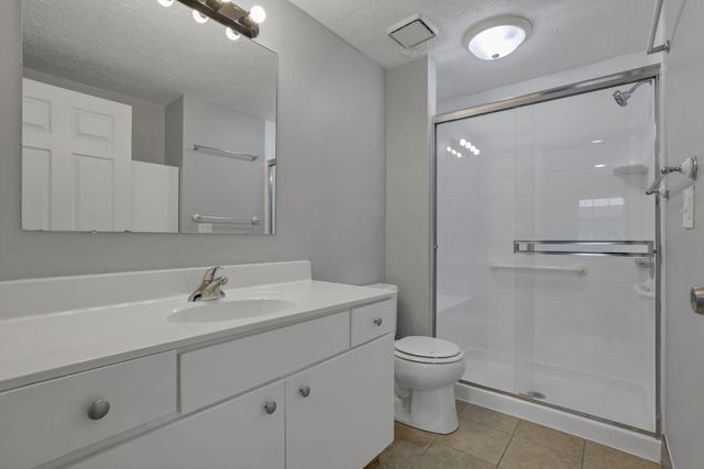 1637 Park Row Drive, Columbus, OH 43235