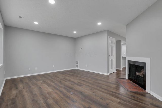 1637 Park Row Drive, Columbus, OH 43235