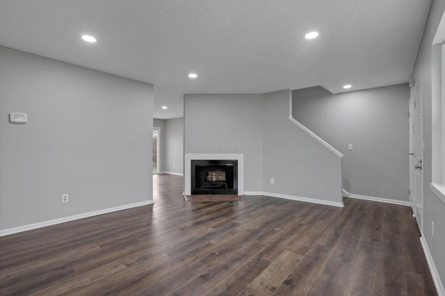 1637 Park Row Drive, Columbus, OH 43235