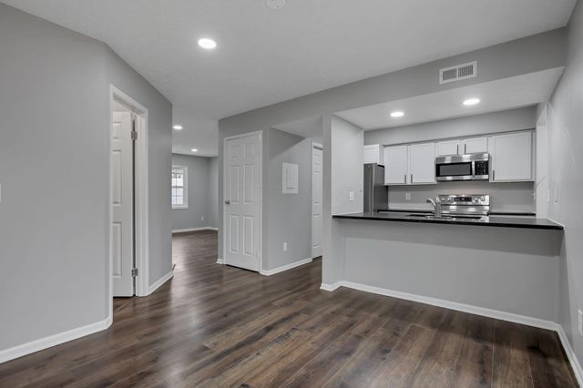 1637 Park Row Drive, Columbus, OH 43235