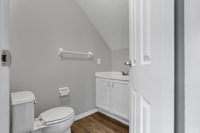 1637 Park Row Drive, Columbus, OH 43235