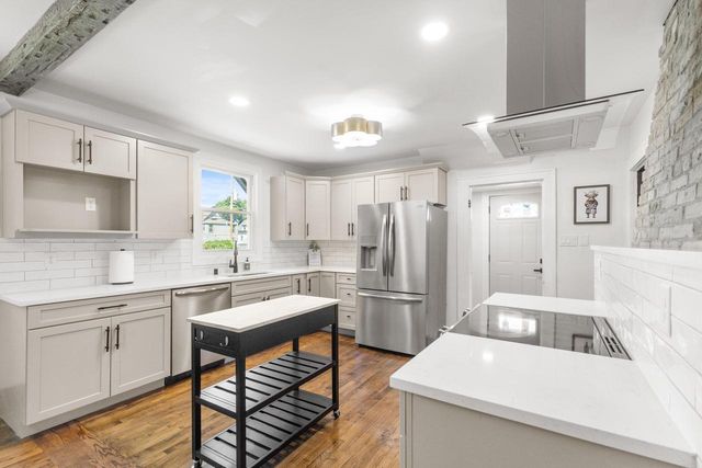 612 Marquette AVENUE, South Milwaukee, WI 53172