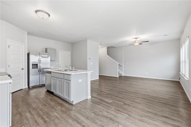 21305 W 215th Terrace, Spring Hill, KS 66083