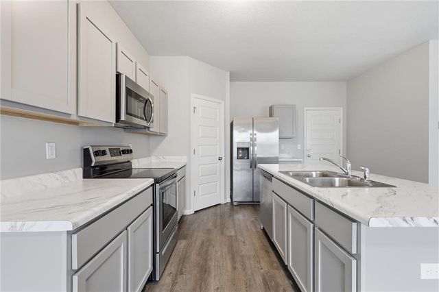 21305 W 215th Terrace, Spring Hill, KS 66083