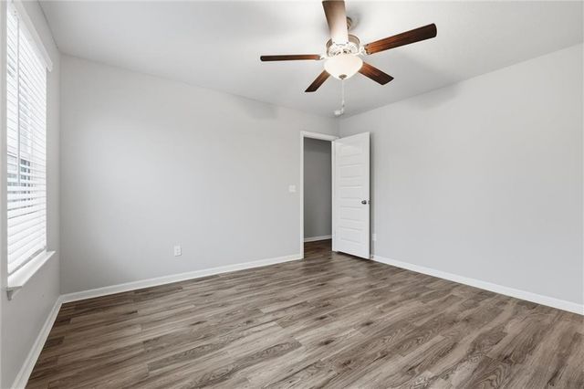 21305 W 215th Terrace, Spring Hill, KS 66083
