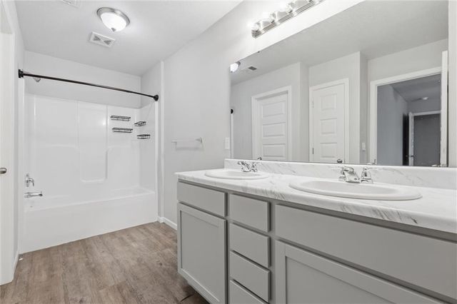 21305 W 215th Terrace, Spring Hill, KS 66083