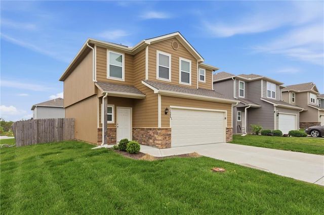 21305 W 215th Terrace, Spring Hill, KS 66083