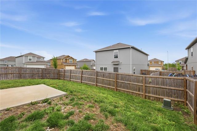21305 W 215th Terrace, Spring Hill, KS 66083