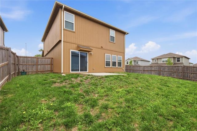 21305 W 215th Terrace, Spring Hill, KS 66083