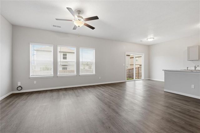 21305 W 215th Terrace, Spring Hill, KS 66083